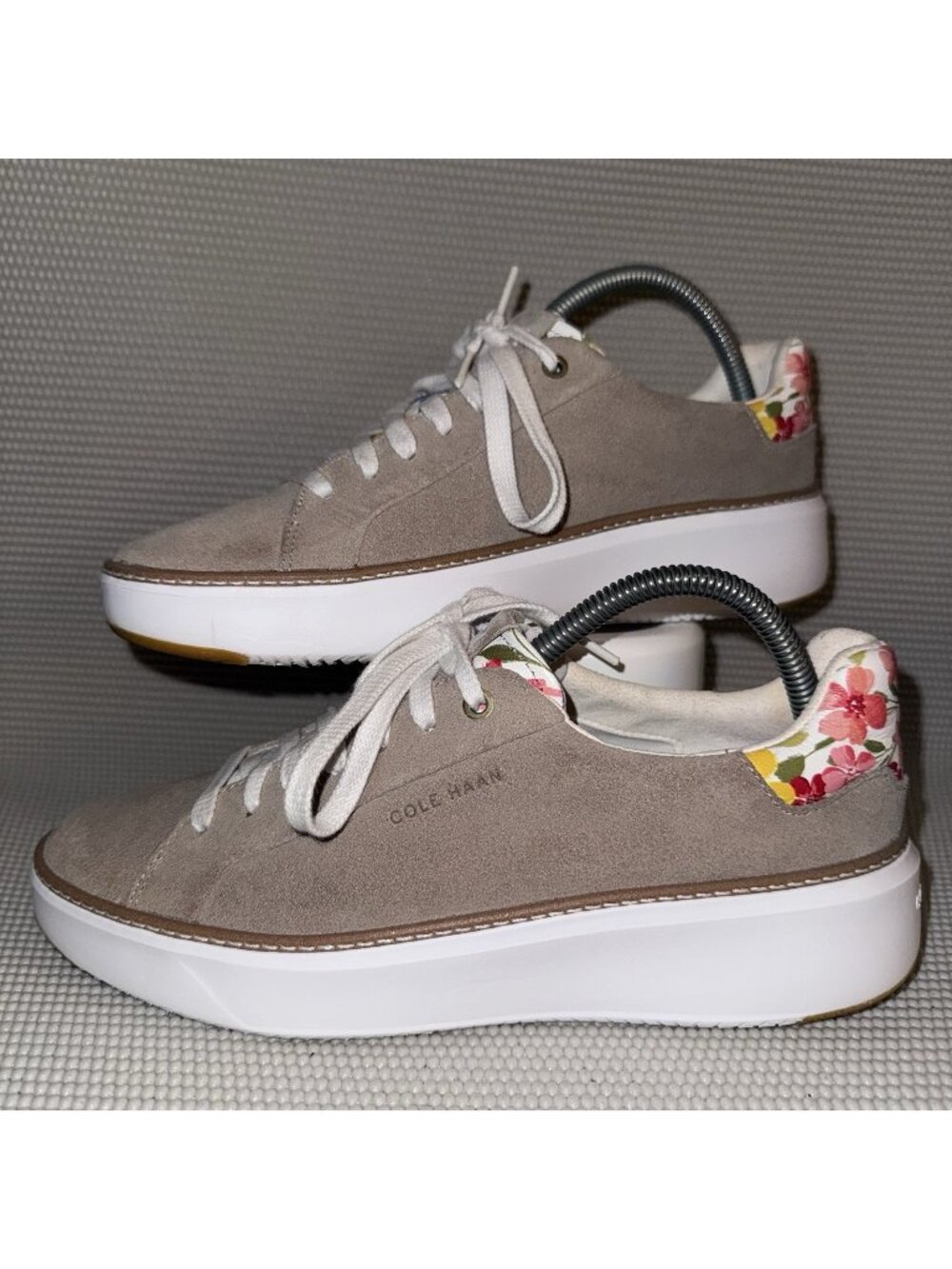 Cole Haan GrandPro Topspin Tan Suede Floral Casual Sneakers Shoes Size 8.5B